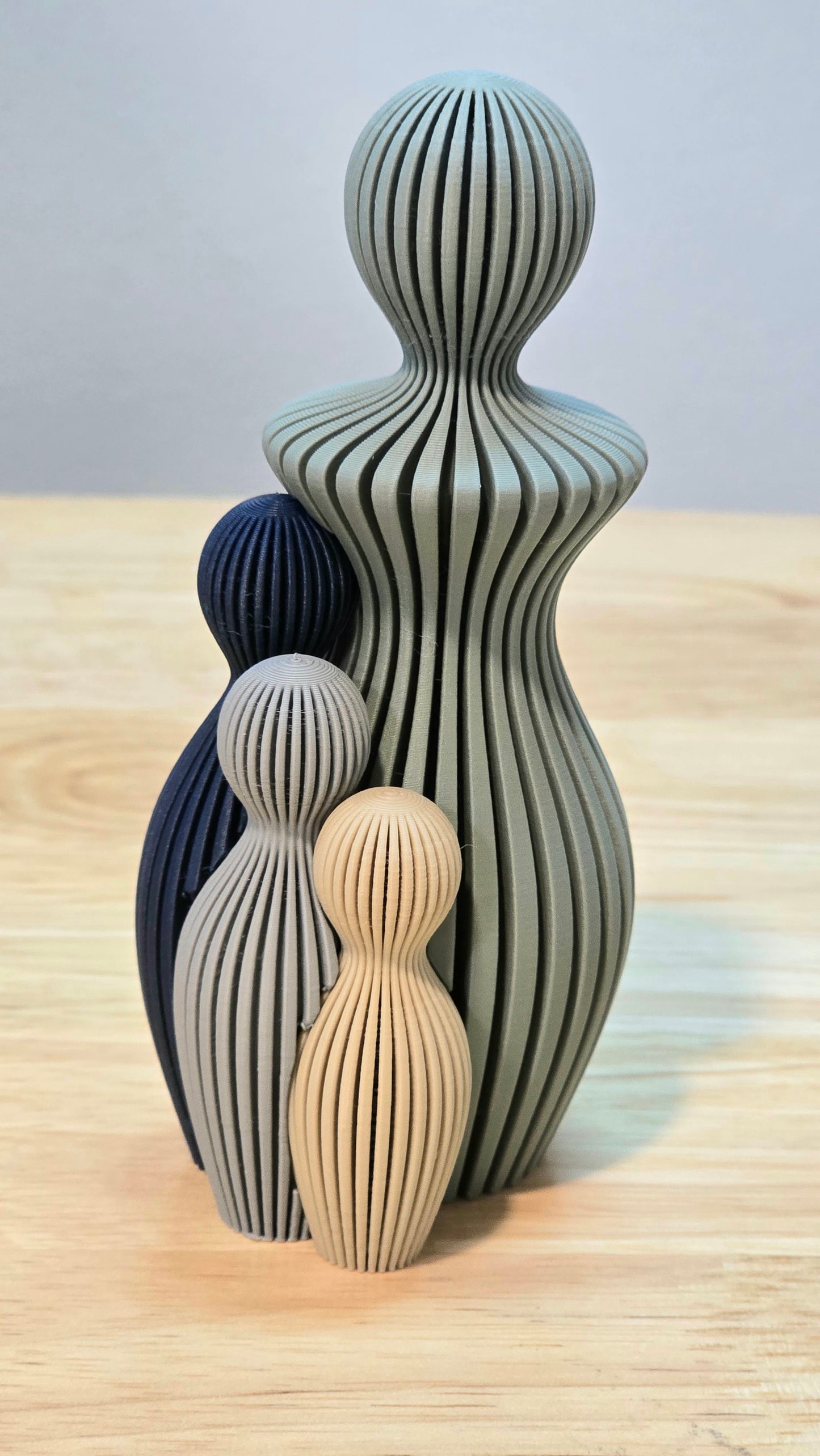 MOTHER AND CHILD FIGURINE SET