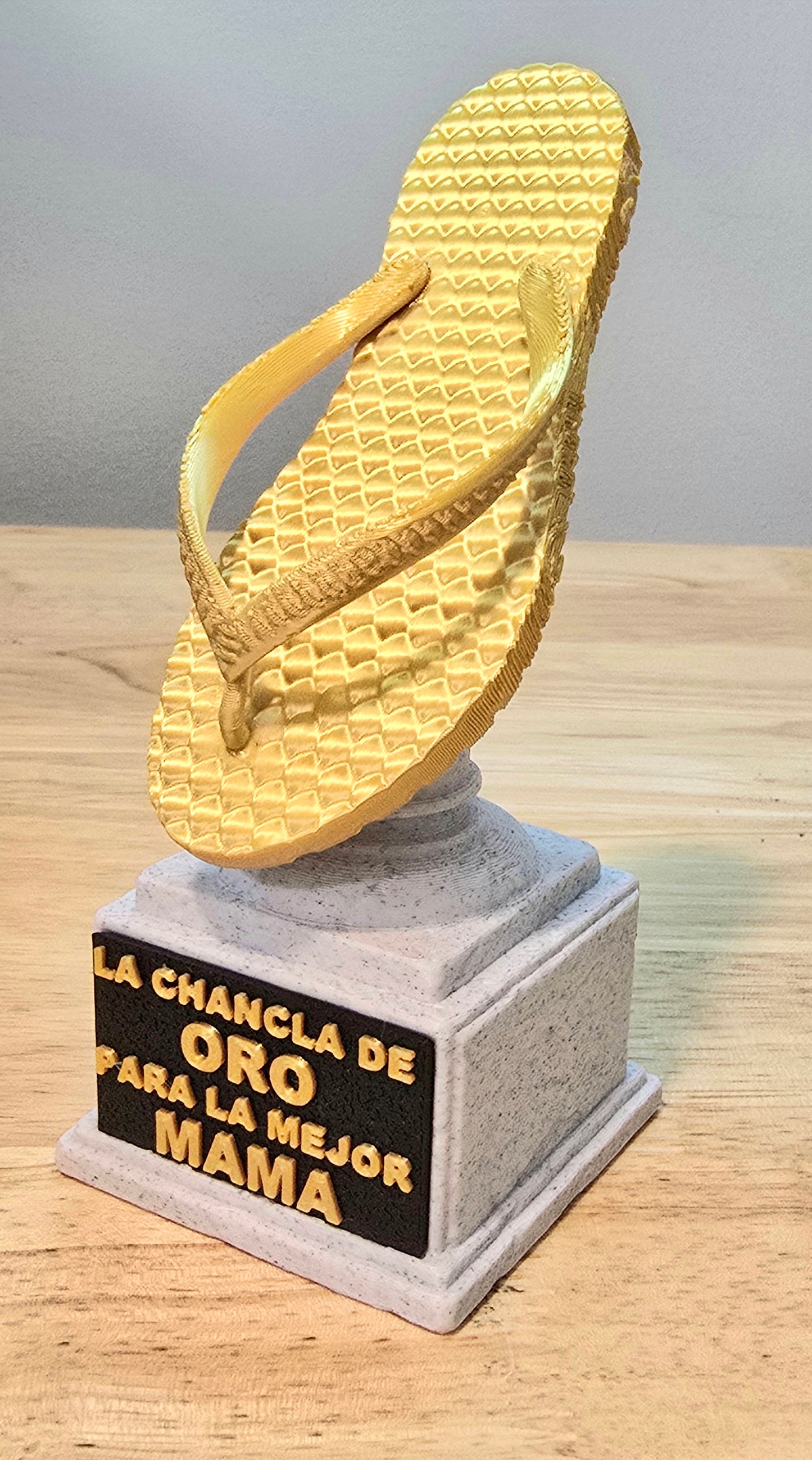 GOLDEN CHANCLA AWARD